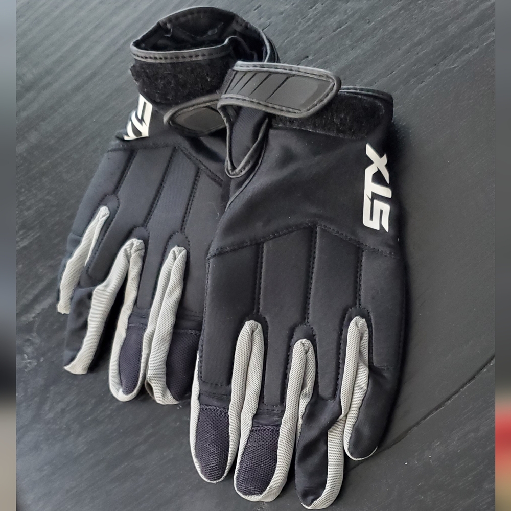 STX LaCrosse Strike Grip Gloves, Black/Grey, Wm Large, NEAR NEW
